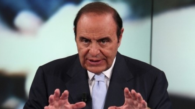 Bruno Vespa, il nuovo Porta a Porta e le indagini sul vandalismo.