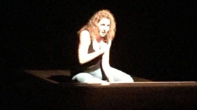 La protagonista, Lisa Recchia, in una scena