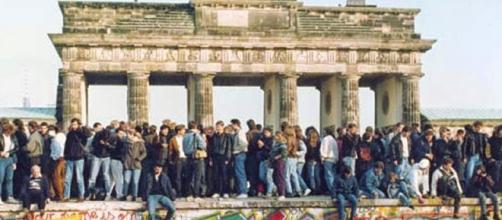 9 Novembre 1989, cadeva il Muro di Berlino.