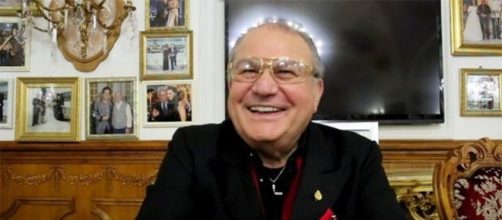 Gita alla Sonrisa: tutti vogliono conoscere Don Antonio, il Boss ... - napolitoday.it