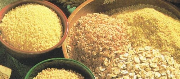 Alimentos e hábitos saudavéis contribuem para manutenção do peso. Alimentos e hábitos saudavéis contribuem para manutenção do peso.