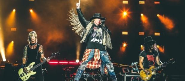 Guns N' Roses não ecomomizou nos clássicos e levantou o público de Porto Alegre Guns N' Roses não ecomomizou nos clássicos e levantou o público de Porto Alegre