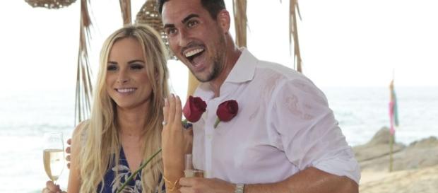 Josh Murray & Amanda Stanton Split a Few Times Since 'Paradise ... - wetpaint.com Josh Murray & Amanda Stanton Split a Few Times Since 'Paradise ... - wetpaint.com