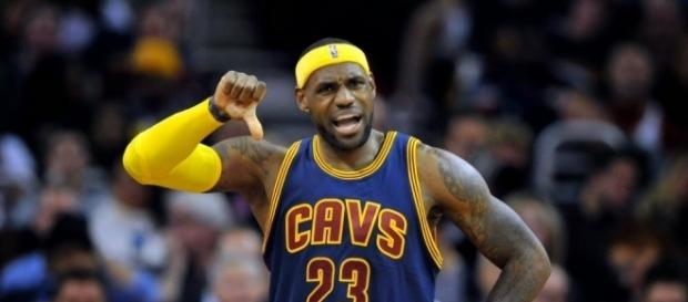 Lebron James não conseguiu evitar derrota do Cavs Lebron James não conseguiu evitar derrota do Cavs