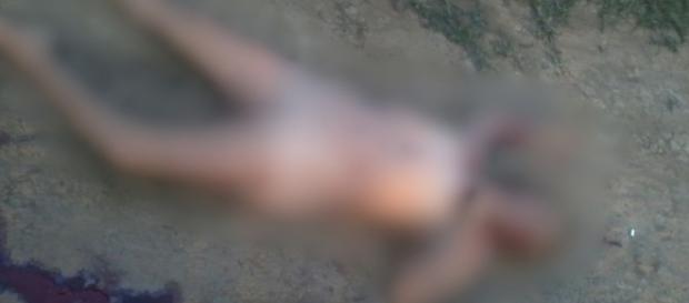 O corpo foi encontrado em um tereno baldio O corpo foi encontrado em um tereno baldio