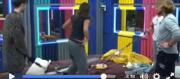 Vídeo de la broma que le han gastado a Meri con su ropa interior Vídeo de la broma que le han gastado a Meri con su ropa interior