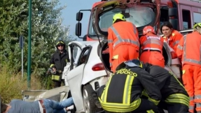 Calabria: muore 40enne in un incidente stradale