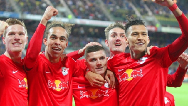 I giocatori del Lipsia esultano per i risultati conseguiti