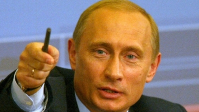 Il presidente russo Putin si congratula con Donald Trump