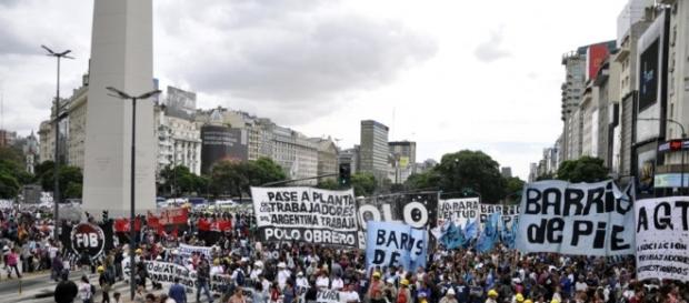 9 de Julio y Corrientes, epicentro de las manifestaciones 9 de Julio y Corrientes, epicentro de las manifestaciones