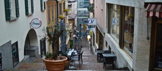 Kleine Gasse in der Luganer Altstadt. Kleine Gasse in der Luganer Altstadt.