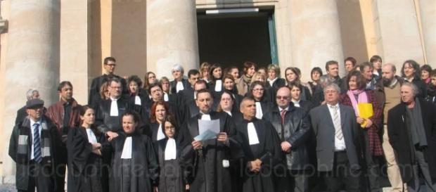 Les juges Français ont-ils trop de pouvoirs, au point d'imposer une "police de la pensée" au monde entier ? Les juges Français ont-ils trop de pouvoirs, au point d'imposer une "police de la pensée" au monde entier ?