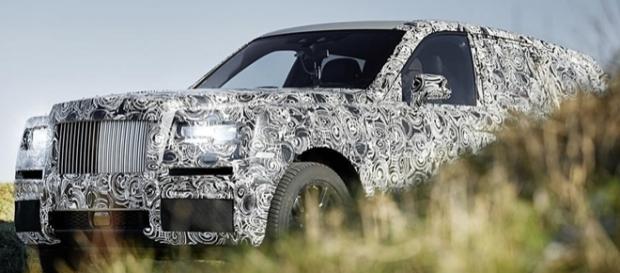 Rolls-Royce Cullinan está previsto para ser lançado em 2018 para brigar com o Bentley Bentayga Rolls-Royce Cullinan está previsto para ser lançado em 2018 para brigar com o Bentley Bentayga