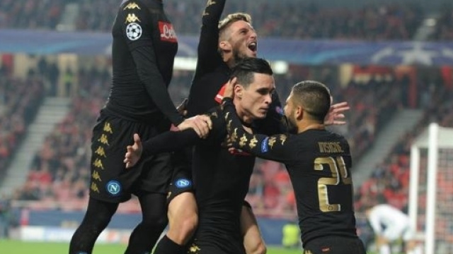 La gioia dei calciatori del Napoli al gol di Callejon