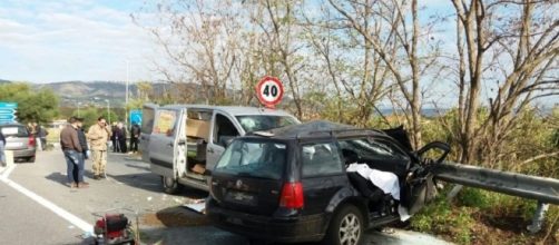 Calabria: incidente stradale sulla Statale 106 muore 67enne