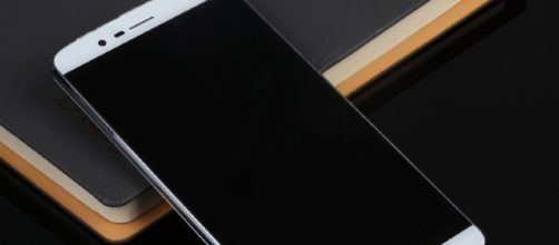 Elephone S8, un futuro senza cornici