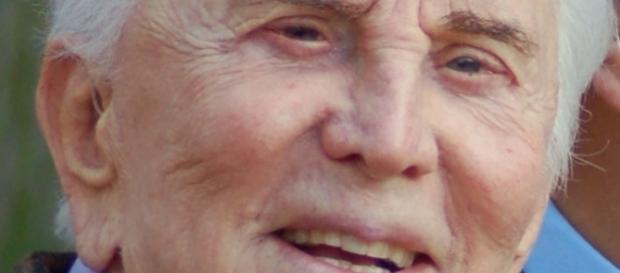 Il grande Kirk Douglas compie cento anni. Il grande Kirk Douglas compie cento anni.