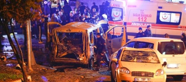Imagens de destruição tomam conta dos arredores da Besiktas Vodafone Arena Imagens de destruição tomam conta dos arredores da Besiktas Vodafone Arena