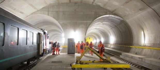 Gotthard Base Tunnel (Elveția)- cel mai lung tunel feroviar din lume Gotthard Base Tunnel (Elveția)- cel mai lung tunel feroviar din lume