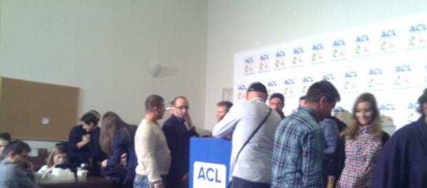 Romanii nu se inghesiuie la vot Romanii nu se inghesiuie la vot