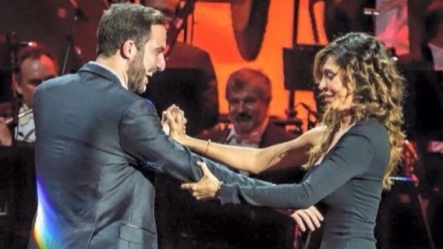 Ascolti Tv 10 dicembre, Belen e Higuain ballano insieme
