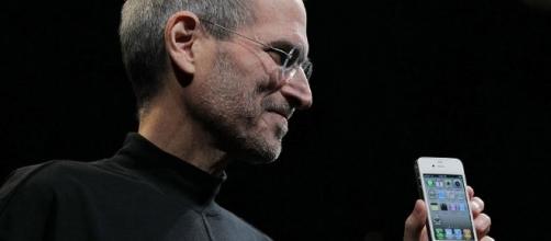 Five Years After Steve Jobs, Google Still Chases The iPhone - forbes.com