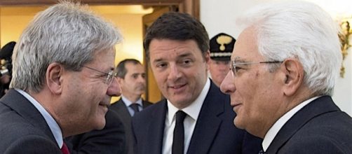 Da sinistra, Paolo Gentiloni, Matteo Renzi e Sergio Mattarella
