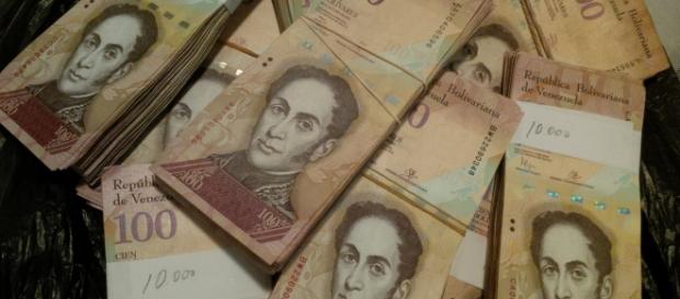 Billete de Bsf 100 sale de circulación Billete de Bsf 100 sale de circulación