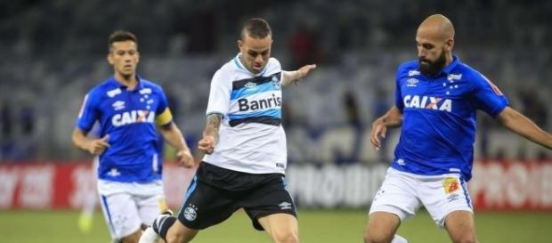 Corinthians volta ao mercado em busca de novos reforços Corinthians volta ao mercado em busca de novos reforços