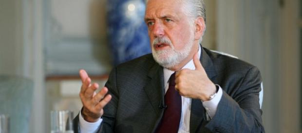 Jaques Wagner recebeu relógios de presente Jaques Wagner recebeu relógios de presente