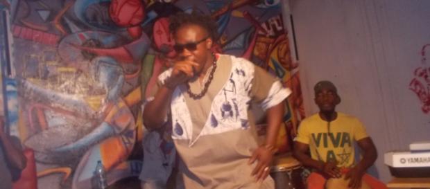 L'artiste camerounais Wise Atangana L'artiste camerounais Wise Atangana