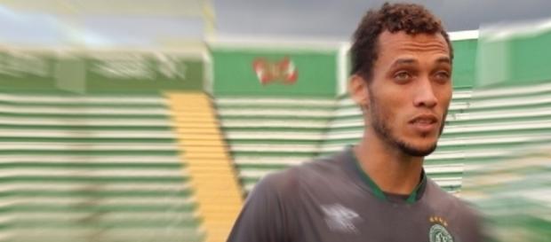 A equipe médica decidiu contar ao jogador da Chapecoense sobre a tragédia A equipe médica decidiu contar ao jogador da Chapecoense sobre a tragédia