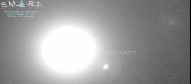 Astro no céu da Espanha foi testemunhado por milhares de pessoas. Astrônomos analisam as imagens (Meteoroides) Astro no céu da Espanha foi testemunhado por milhares de pessoas. Astrônomos analisam as imagens (Meteoroides)