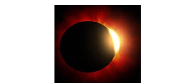 Eclipse solar- Imagem do sol escurecendo Eclipse solar- Imagem do sol escurecendo