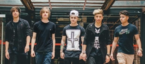 Lançada pela Sony Music, boyband On Play já conquista milhões de seguidores Lançada pela Sony Music, boyband On Play já conquista milhões de seguidores
