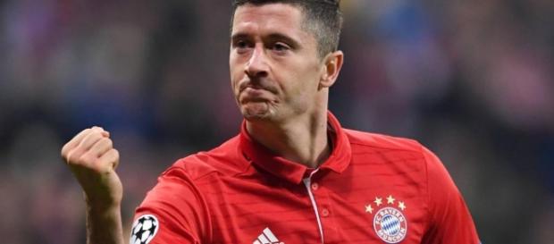 Lewandowski macht sich über die Ballon d´Or Wahl lustig (Quelle: bild.de) Lewandowski macht sich über die Ballon d´Or Wahl lustig (Quelle: bild.de)
