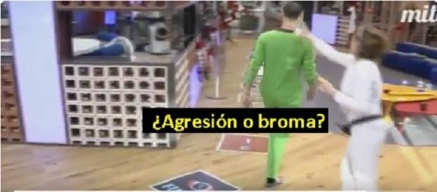 Os mostramos el vídeo de las pesadas bromas de Meri a Miguel que podrían costarle la expulsión Os mostramos el vídeo de las pesadas bromas de Meri a Miguel que podrían costarle la expulsión