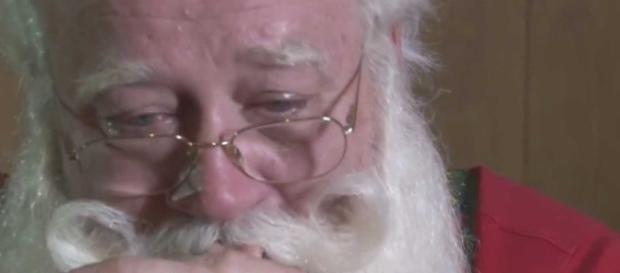 Papai Noel chora ao lembrar morte de garoto - Imagem/Google Papai Noel chora ao lembrar morte de garoto - Imagem/Google