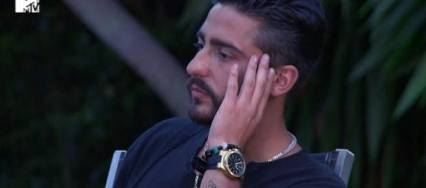 Potro sigue sin aclarar sus sentimientos. Potro sigue sin aclarar sus sentimientos.