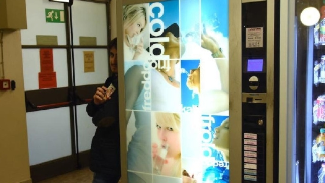 Ho provato a imitare lo studente di Torino &ldquo;spacciando" merendine ... - vice.com