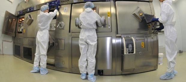 El carbono 14 es un isótopo radioactivo ampliamente utilizado para la datación de materiales orgánicos El carbono 14 es un isótopo radioactivo ampliamente utilizado para la datación de materiales orgánicos