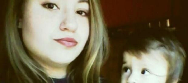 O bebê teve o dedo decepado pela enfermeira durante atendimento O bebê teve o dedo decepado pela enfermeira durante atendimento