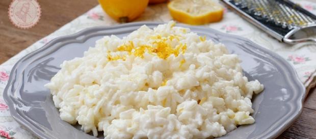 RISOTTO AL LIMONE DAL SAPORE DELICATO E SOPRAFFINO RISOTTO AL LIMONE DAL SAPORE DELICATO E SOPRAFFINO