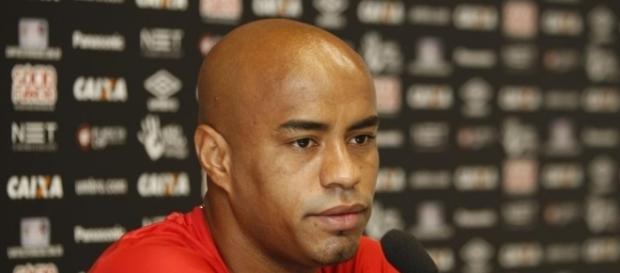 Thiago heleno é disputado por Atlético-PR e Fluminense para 2017 (Foto: Gazeta do Povo) Thiago heleno é disputado por Atlético-PR e Fluminense para 2017 (Foto: Gazeta do Povo)