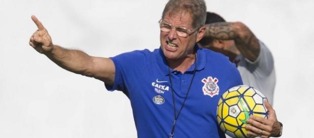 Treinador deixa o comando após dois meses Treinador deixa o comando após dois meses