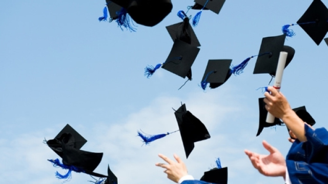 Si laurea con diploma falso ma il giudice convalida il titolo: "La ... - cultora.it