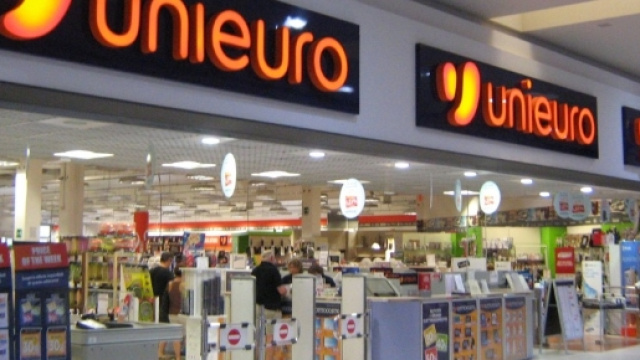 Volantino MediaWorld e UniEuro: offerte Galaxy S6 e Galaxy S7 Edge.