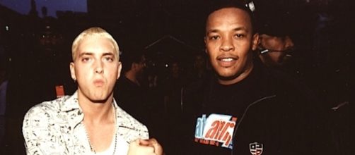 Eminem a sinistra, Dr. Dre a destra