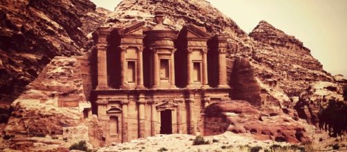 Petra, in Giordania: il rischio terrorismo ha fatto crollare il numero di visitatori.