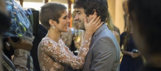 Após recaída, Tiago pede Letícia em namoro em 'A Lei do Amor' Após recaída, Tiago pede Letícia em namoro em 'A Lei do Amor'